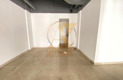 Shop - Studio - 1 Bathroom for rent in Building Y03 - England Cluster - International City - Dubai