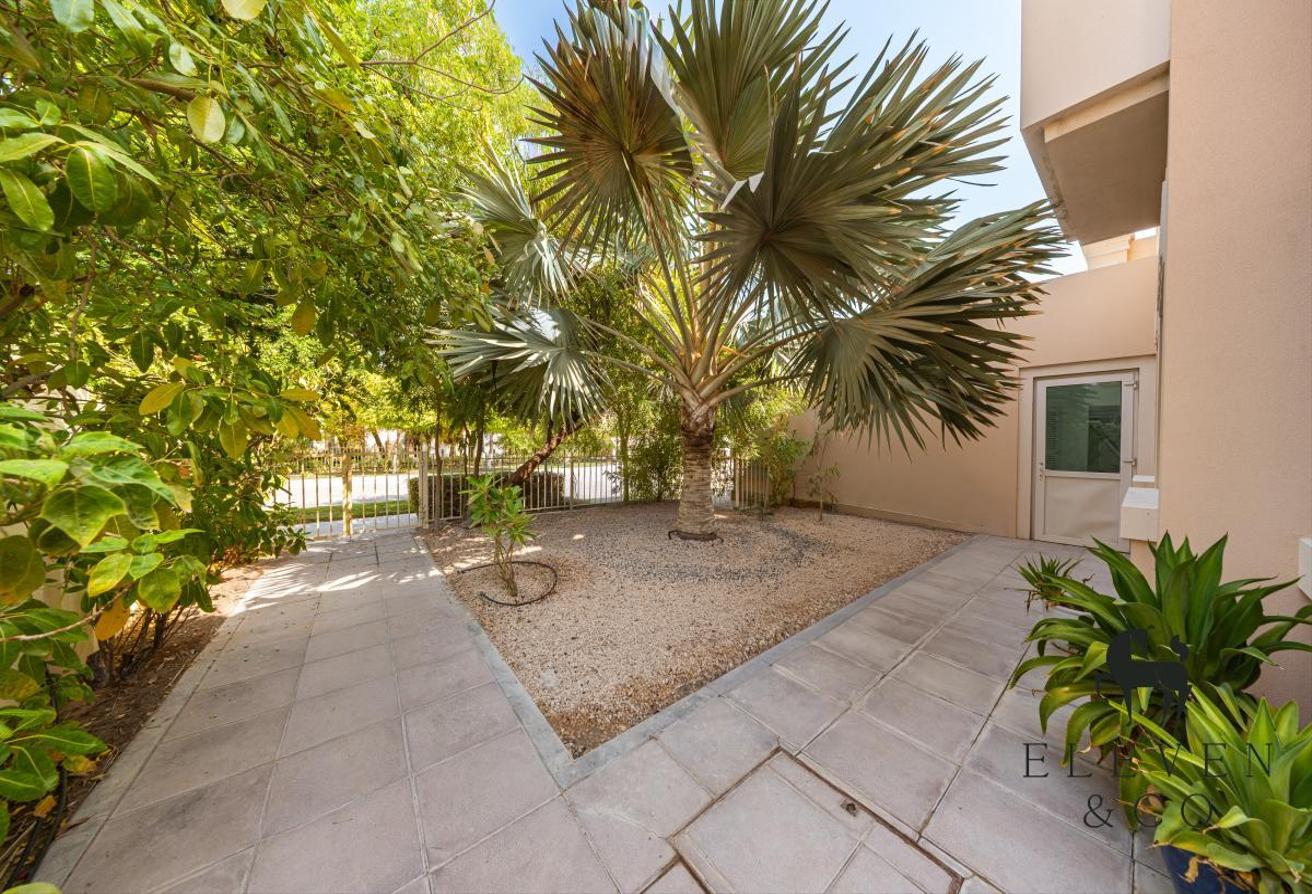 5 BED PLUS MAIDS | PRIME LOCATION | VACANT NOW photo 14