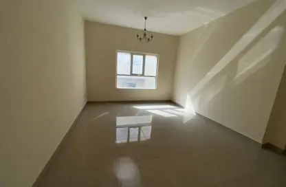 شقة - 2 غرف نوم - 2 حمامات للايجار في بناية أبو شغارة - أبو شغارة - الشارقة