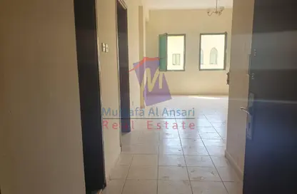 شقة - غرفة نوم - 2 حمامات للايجار في I06 - طراز مغربي - المدينة العالمية - دبي