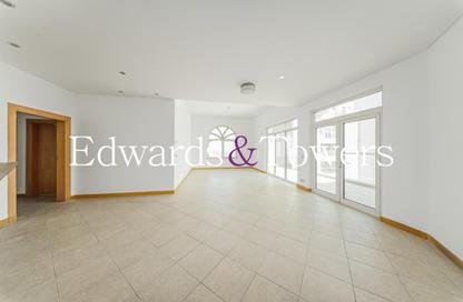 Apartment - 3 Bedrooms - 3 Bathrooms for rent in Al Nabat - Shoreline Apartments - Palm Jumeirah - Dubai