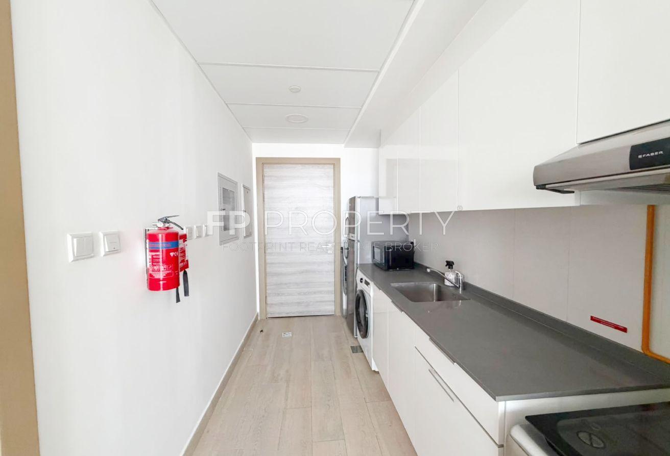 FULLY FURNISHED MARINA VIEW VACANT STUDIO photo 3