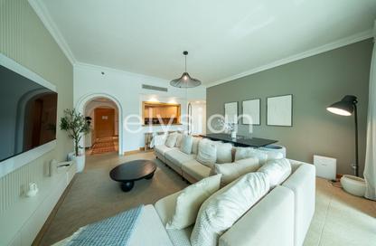 Apartment - 2 Bedrooms - 3 Bathrooms for rent in Al Habool - Shoreline Apartments - Palm Jumeirah - Dubai