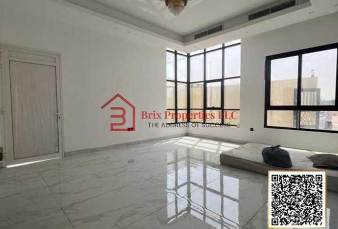 100852110 - Property Image 2