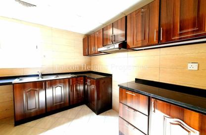 Apartment - 1 Bedroom - 2 Bathrooms for rent in Al Wahda Building - Al Majaz 2 - Al Majaz - Sharjah Apartment - 1 Bedroom - 2 Bathrooms for rent in Al Wahda Building - Al Majaz 2 - Al Majaz - Sharjah