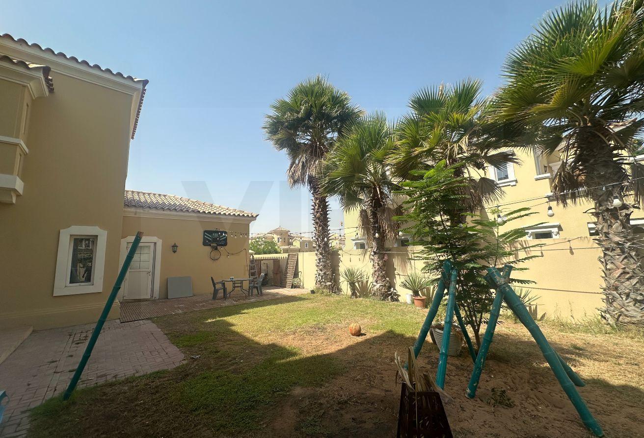 Spacious 3 Bedroom M2 -Corner Unit