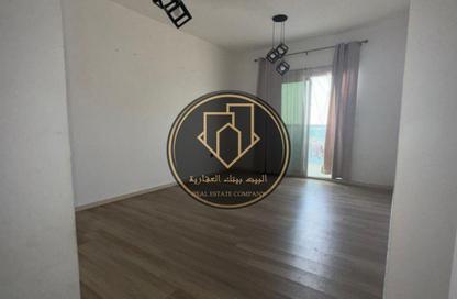 شقة - غرفة نوم - 2 حمامات للبيع في أورينت تاور 1 - أورينت تاور - البستان - عجمان