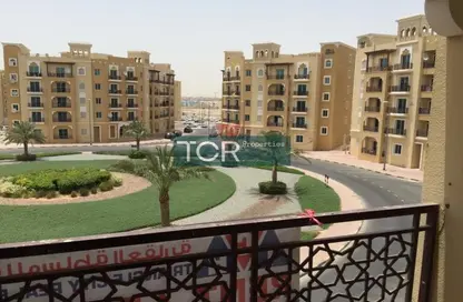 شقة - غرفة نوم - 2 حمامات للبيع في آي سي1 اماراتي 20 - طراز إماراتي - المدينة العالمية - دبي