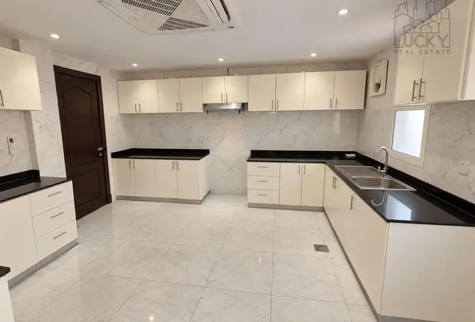 160098343 - Property Image 2