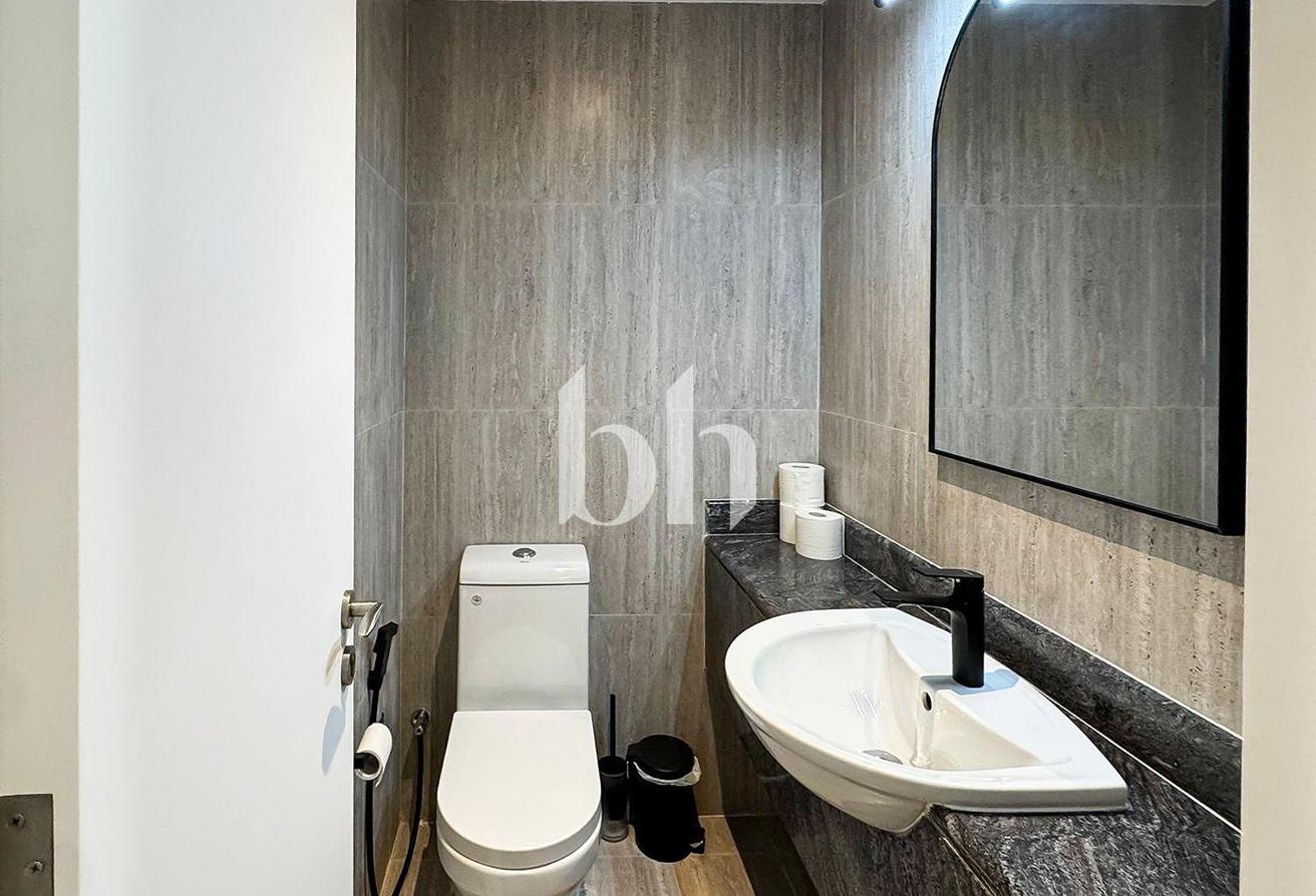 1BR Furnished | Lake View | Mid Floor photo 6
