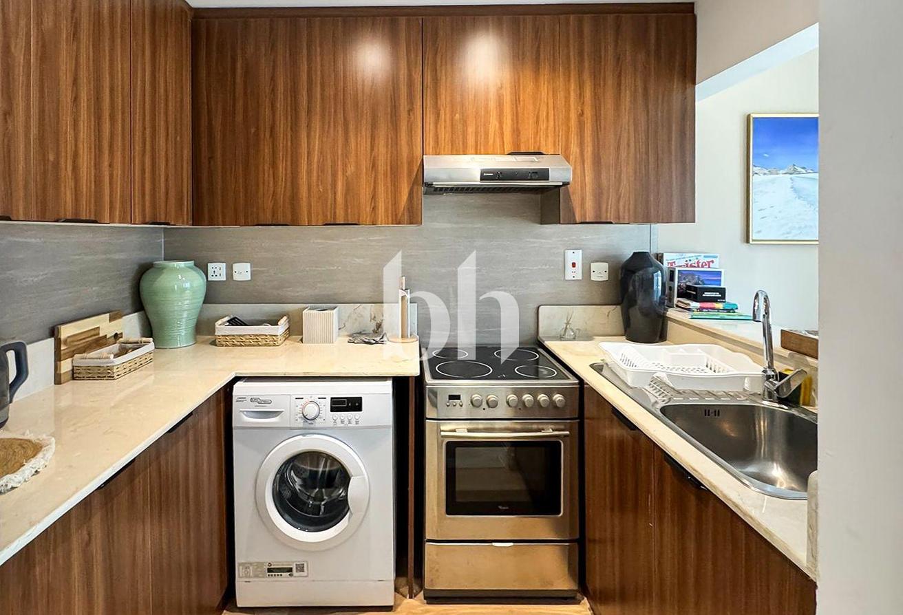 1BR Furnished | Lake View | Mid Floor photo 7