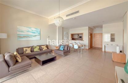 Apartment - 2 Bedrooms - 2 Bathrooms for rent in Al Das - Shoreline Apartments - Palm Jumeirah - Dubai