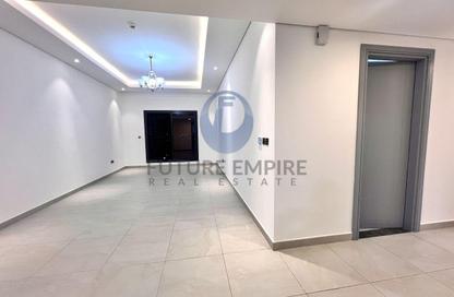 Apartment - 2 - 4 for rent in Al Hudaiba Mall - Al Hudaiba - Bur Dubai - Dubai