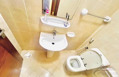 Apartment - 1 Bedroom - 2 Bathrooms for rent in Muwaileh 29 Building - Muwaileh - Sharjah