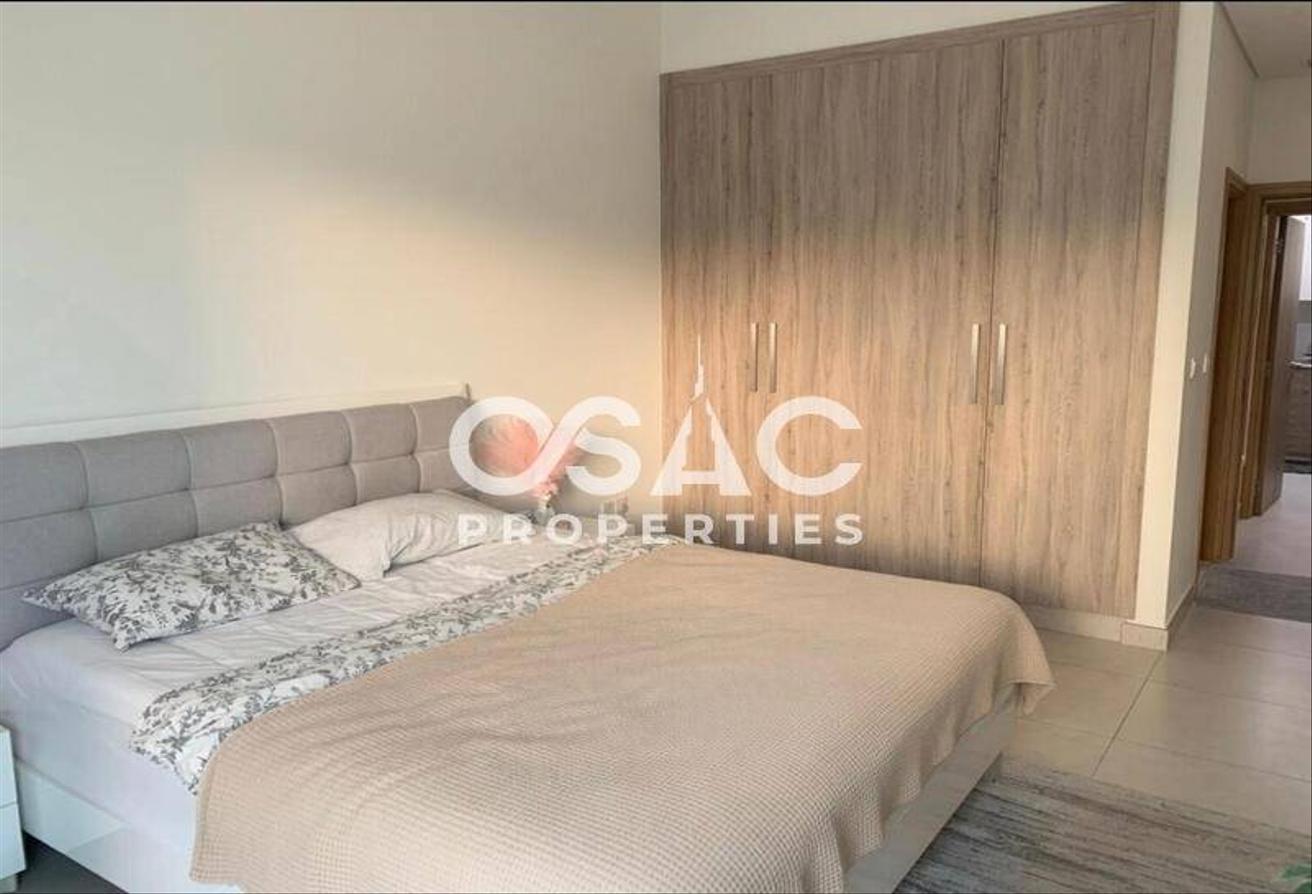 Burj View | Spacious Layout | Vacant photo 2