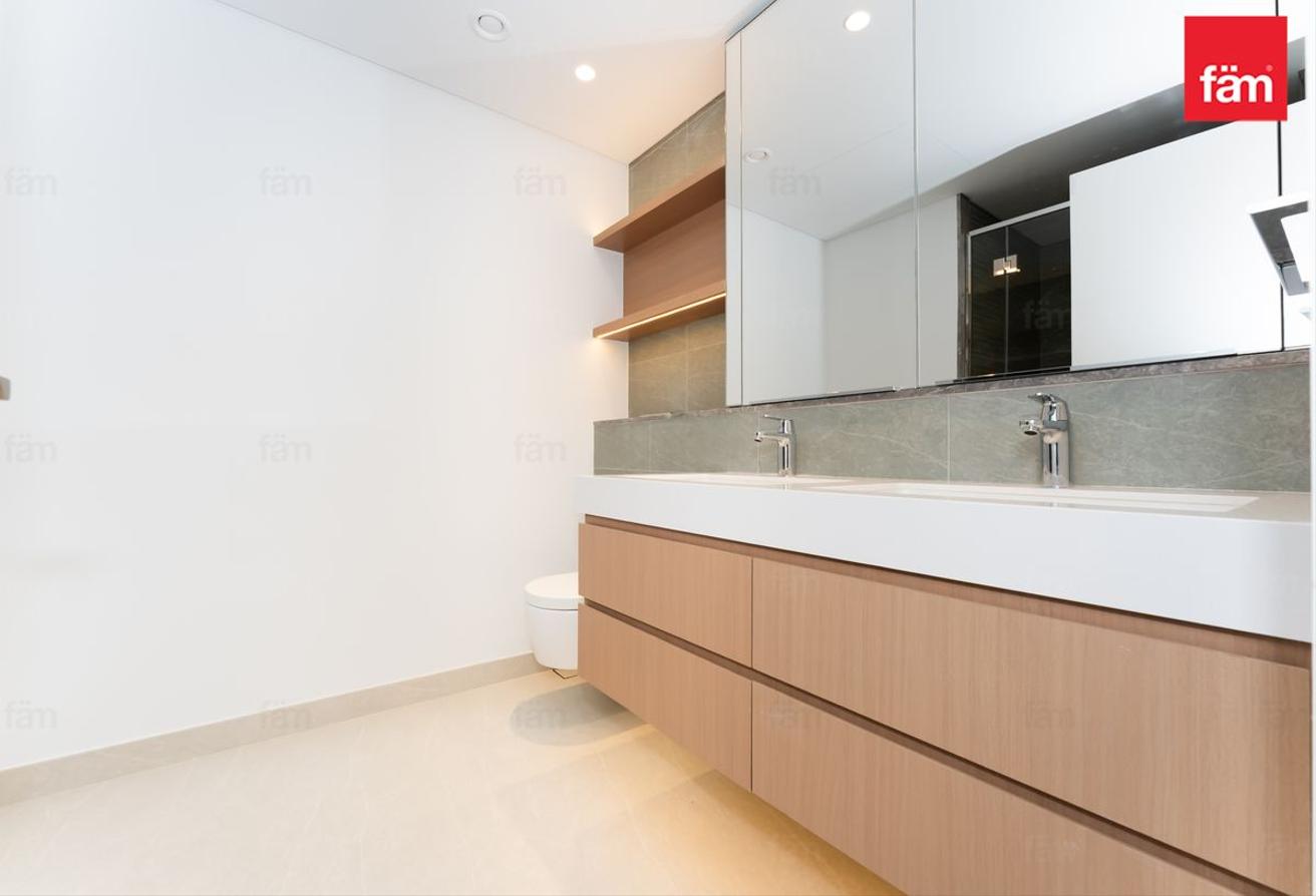 Brand New|Mid Floor|Maid Room|Golf Course View photo 12