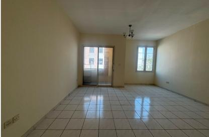 Apartment - Studio - 1 Bathroom for rent in Building Z02 - England Cluster - International City - Dubai