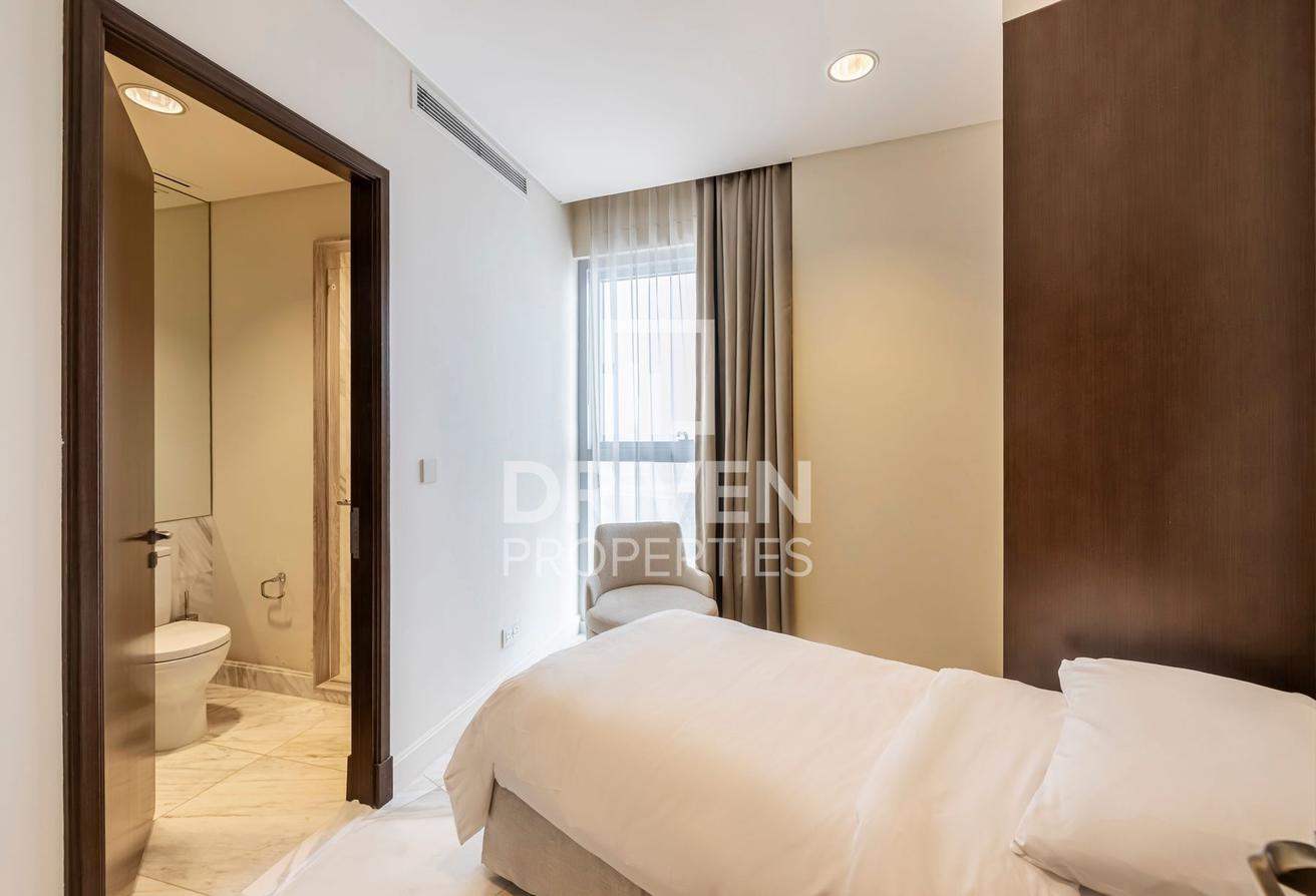 Furnished | Spacious | High Floor | Luxurious photo 13