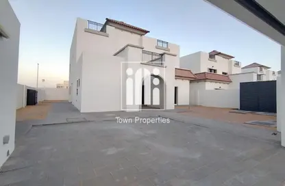 Villa - 3 Bedrooms - 5 Bathrooms for rent in Fay Alreeman - Al Shamkha - Abu Dhabi