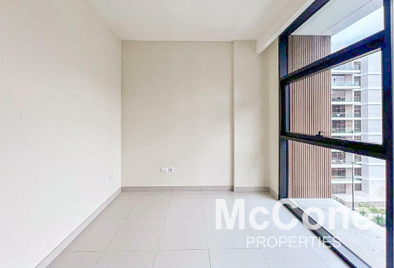Vacant | Open Kitchen | Pool Facing photo 10