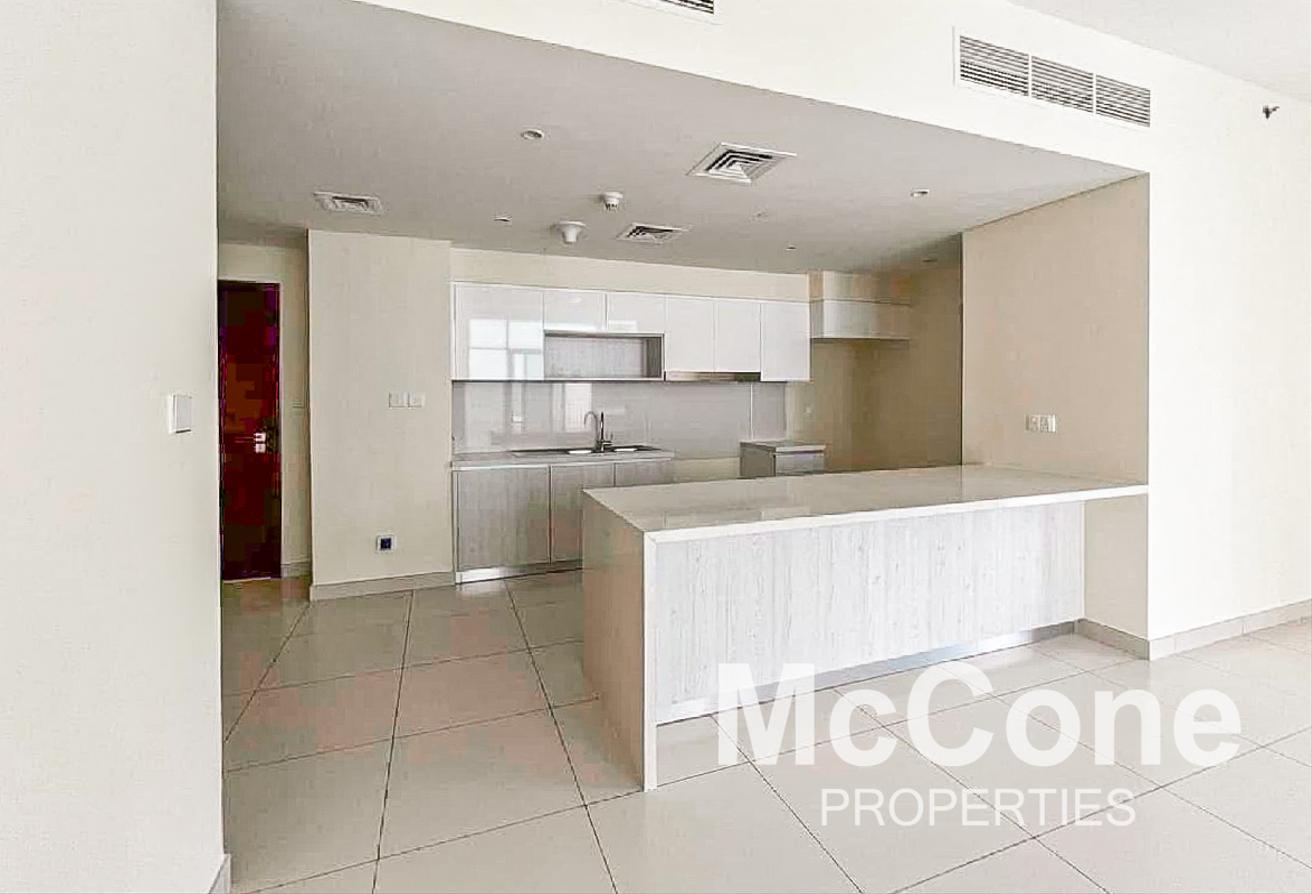 Vacant | Open Kitchen | Pool Facing photo 4