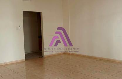 Shop - Studio - 1 Bathroom for rent in Building R25 - France Cluster - International City - Dubai