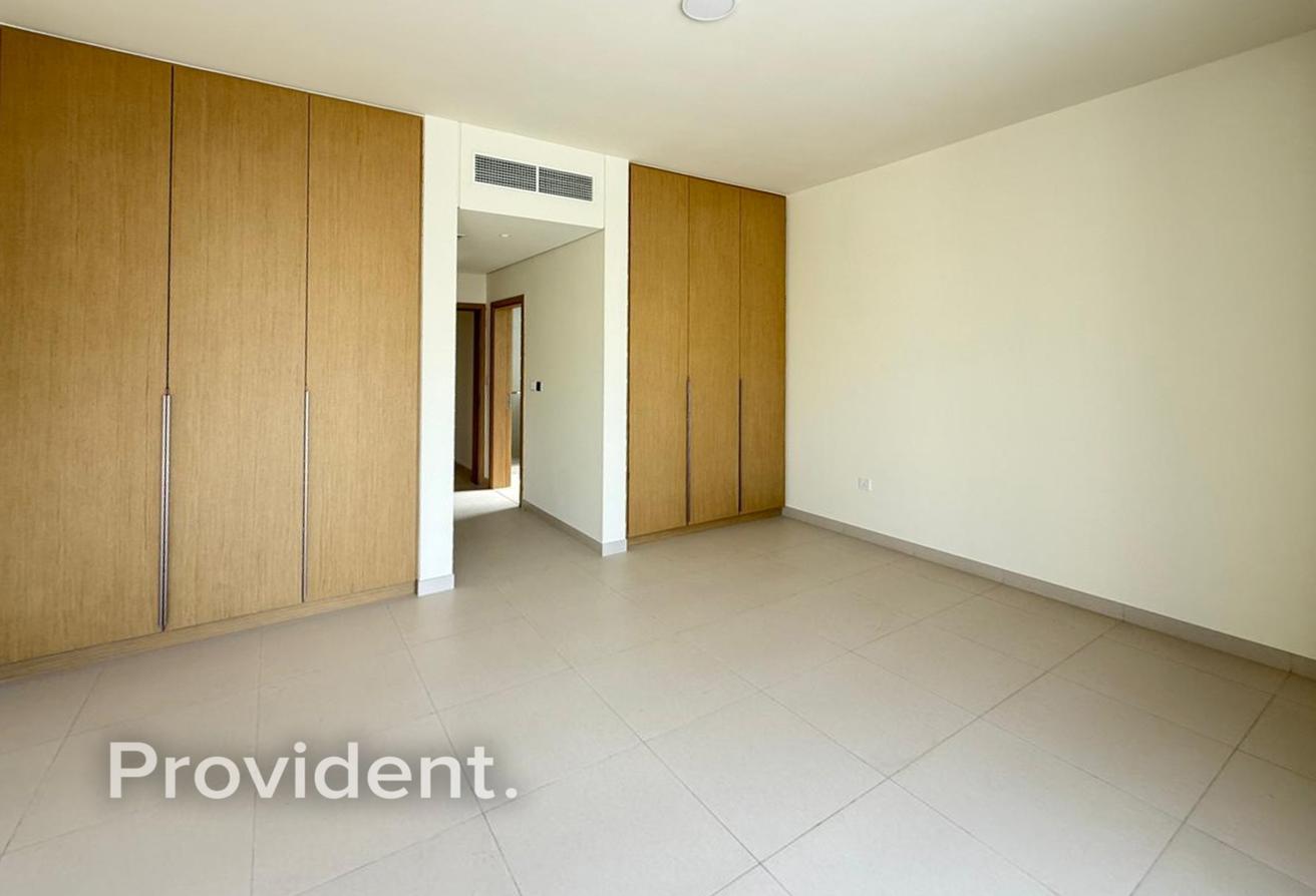 5BR Villa | Vacant | Unfurnished | Spacious photo 10