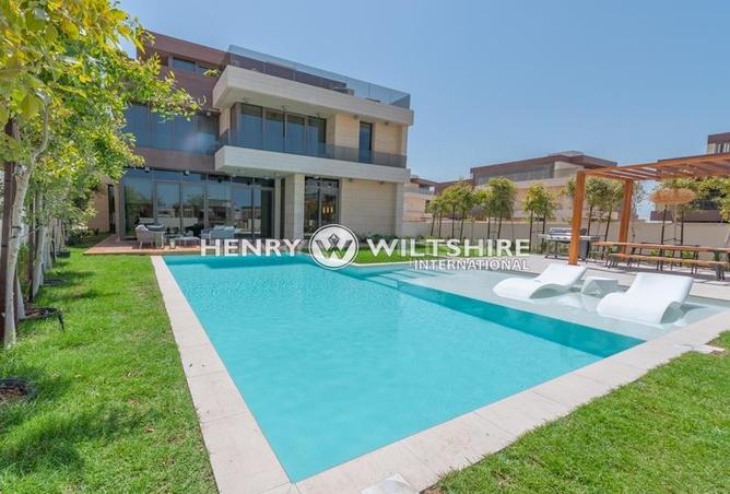 Beachside development. Spacious 4 bed beach access