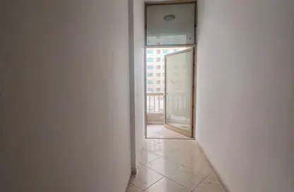 Apartment - Studio - 1 Bathroom for rent in Al Majaz 2 - Al Majaz - Sharjah Apartment - Studio - 1 Bathroom for rent in Al Majaz 2 - Al Majaz - Sharjah
