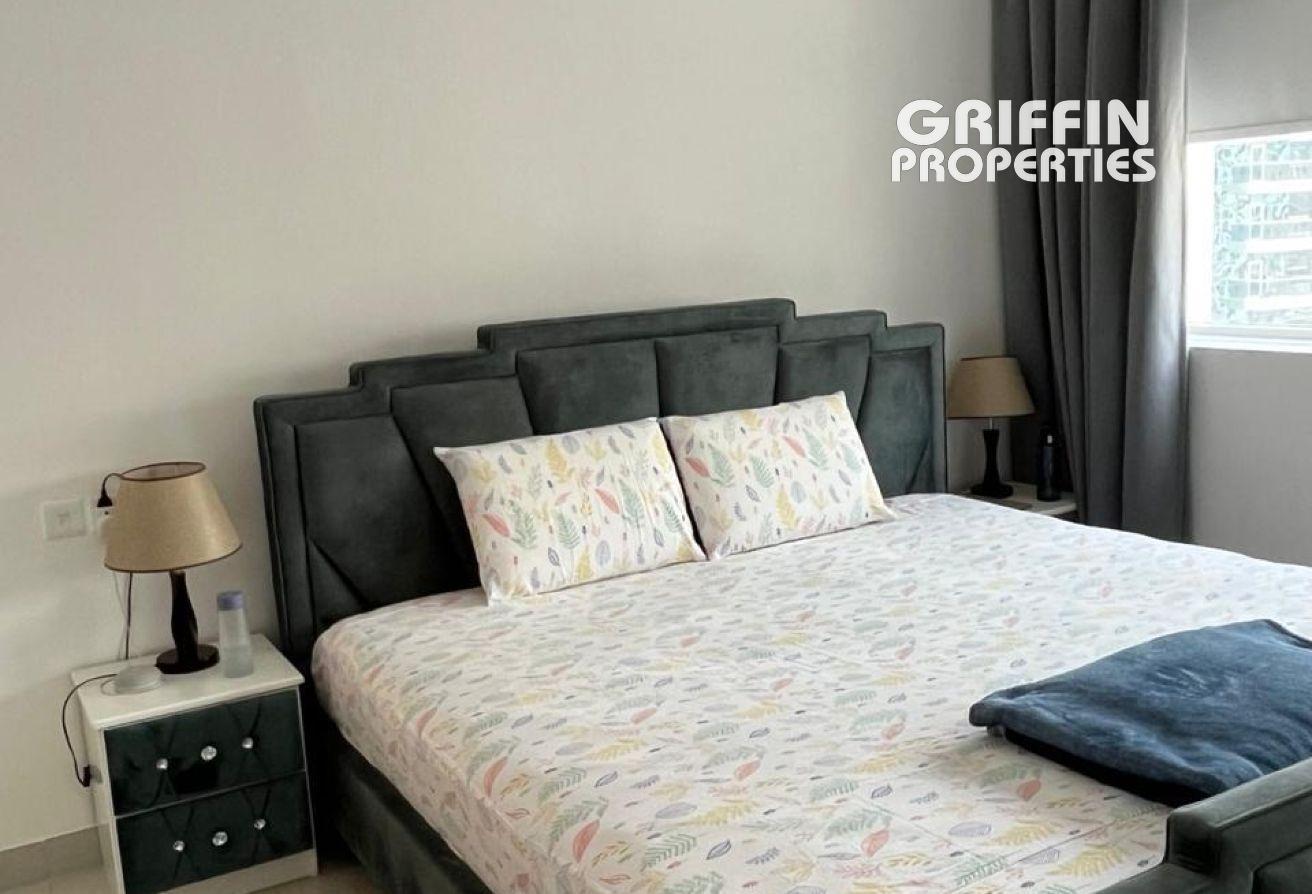 Furnished | Burj View | Luxury living photo 7