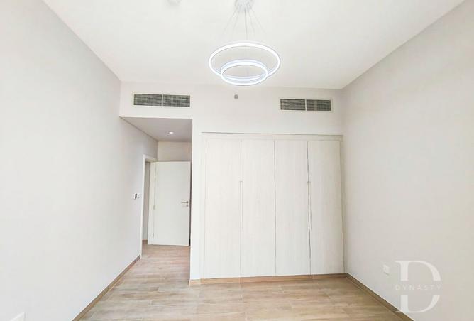 Brand New /Spacious /Prime Location/Avaliable now photo 2