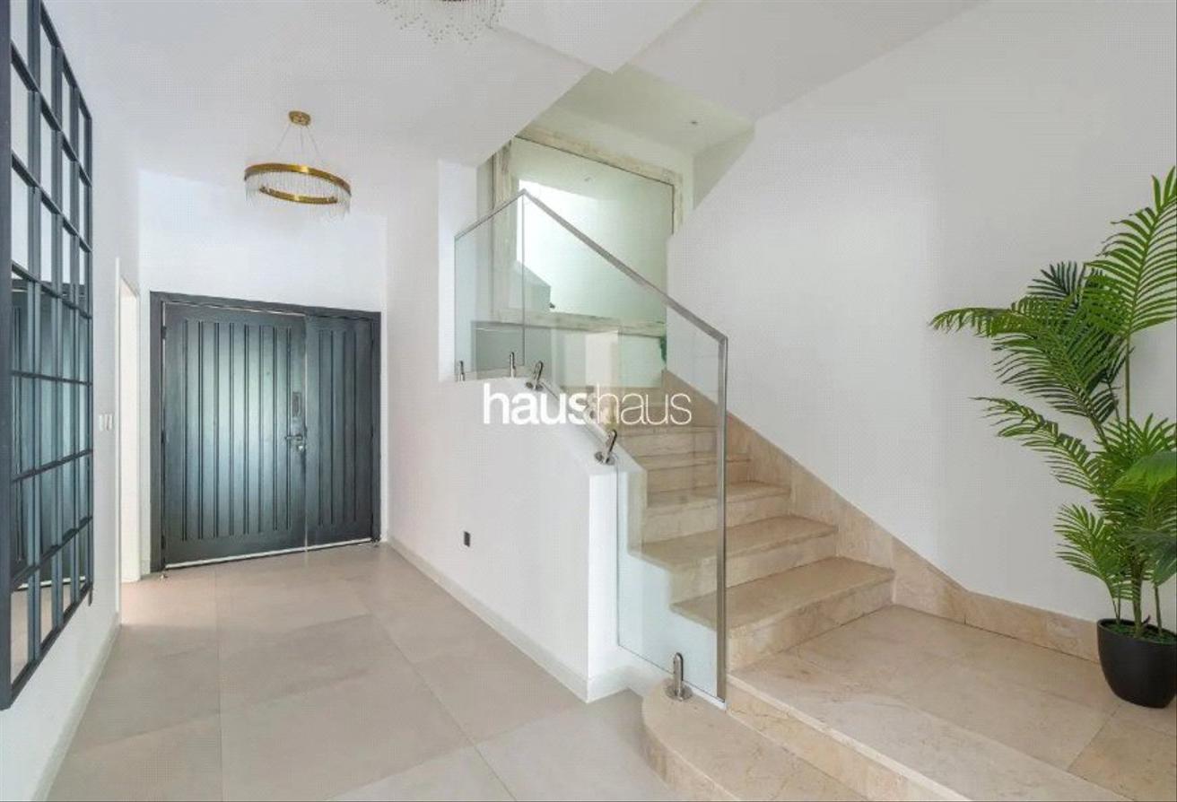 Gorgeous Family Home | Fully Upgraded | Furnished photo 12