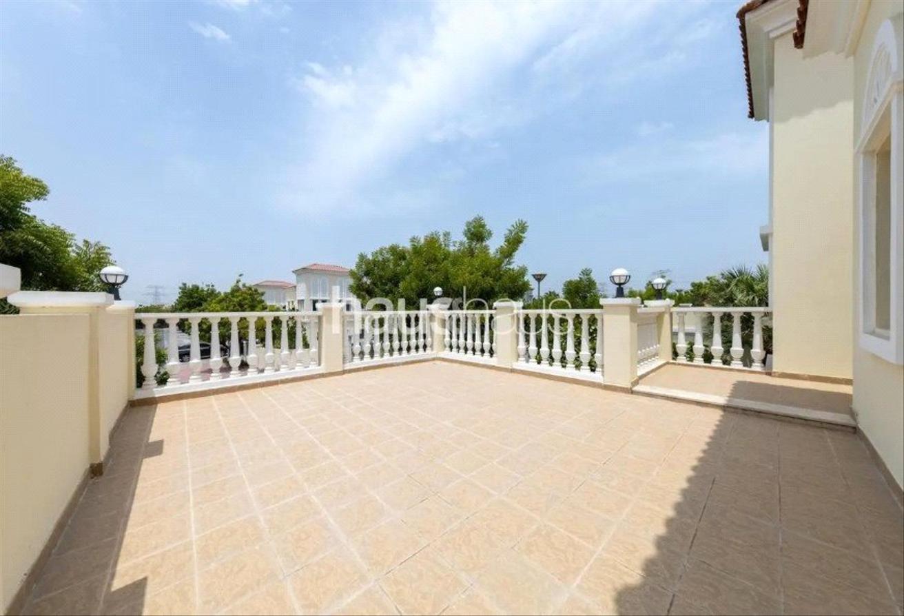 Gorgeous Family Home | Fully Upgraded | Furnished photo 16