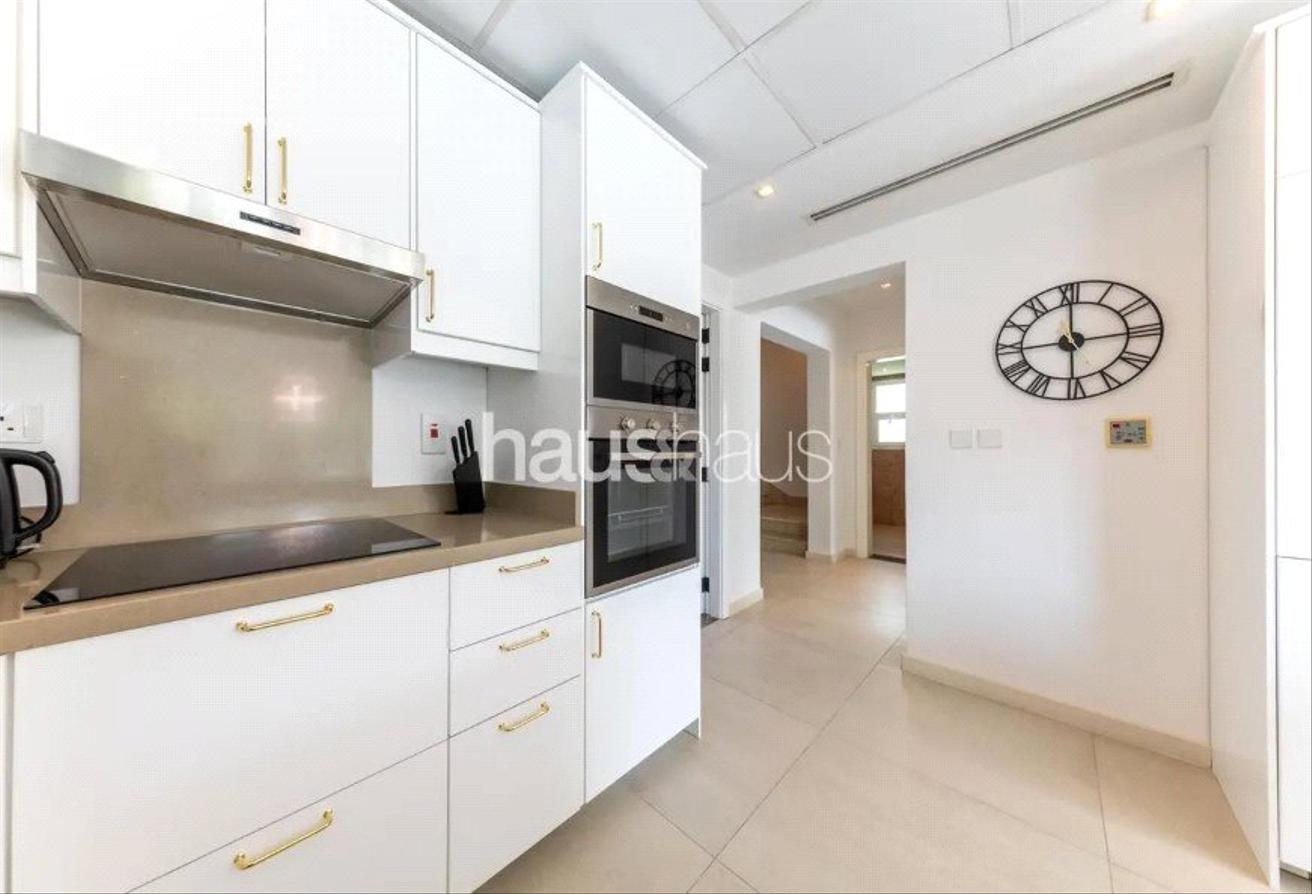 Gorgeous Family Home | Fully Upgraded | Furnished photo 10