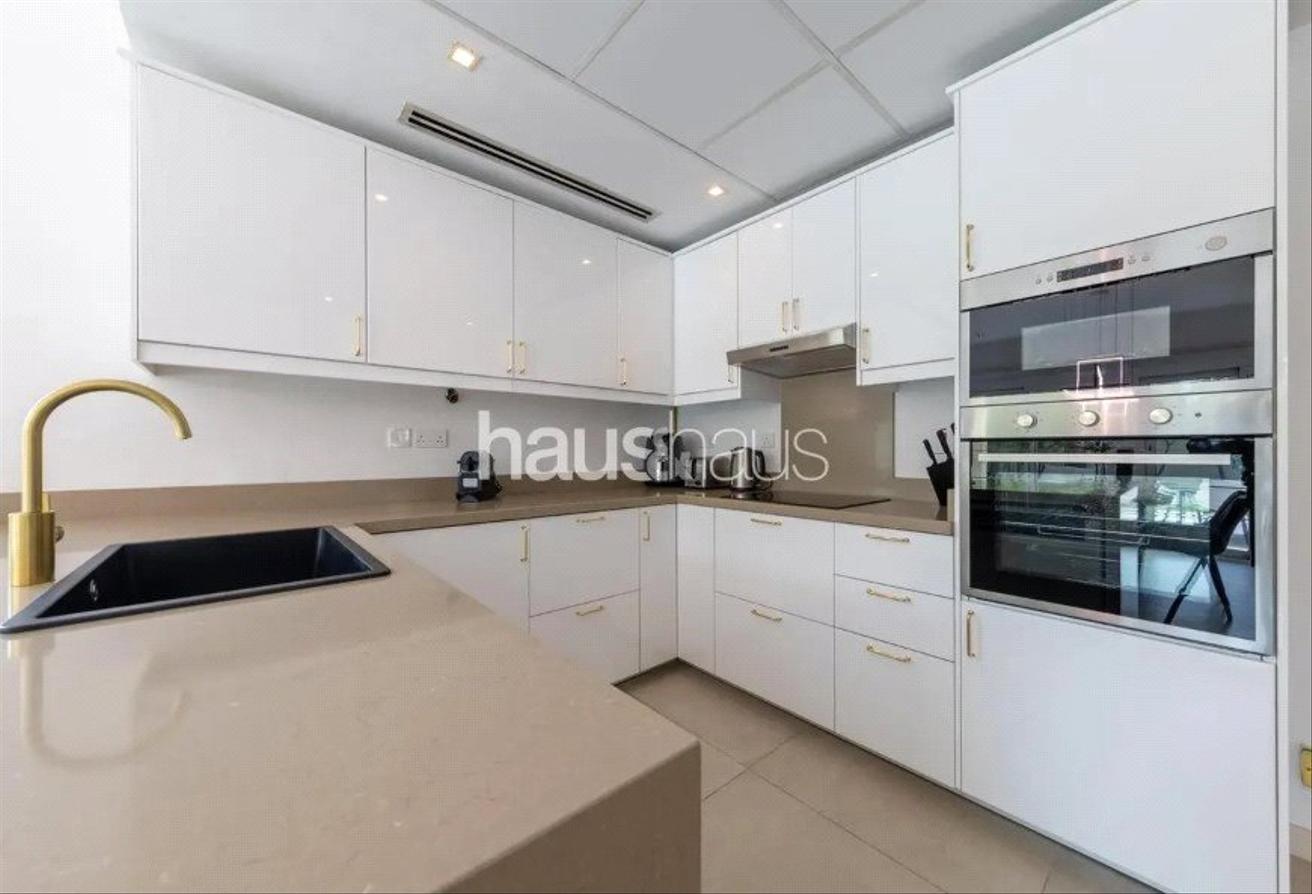 Gorgeous Family Home | Fully Upgraded | Furnished photo 11