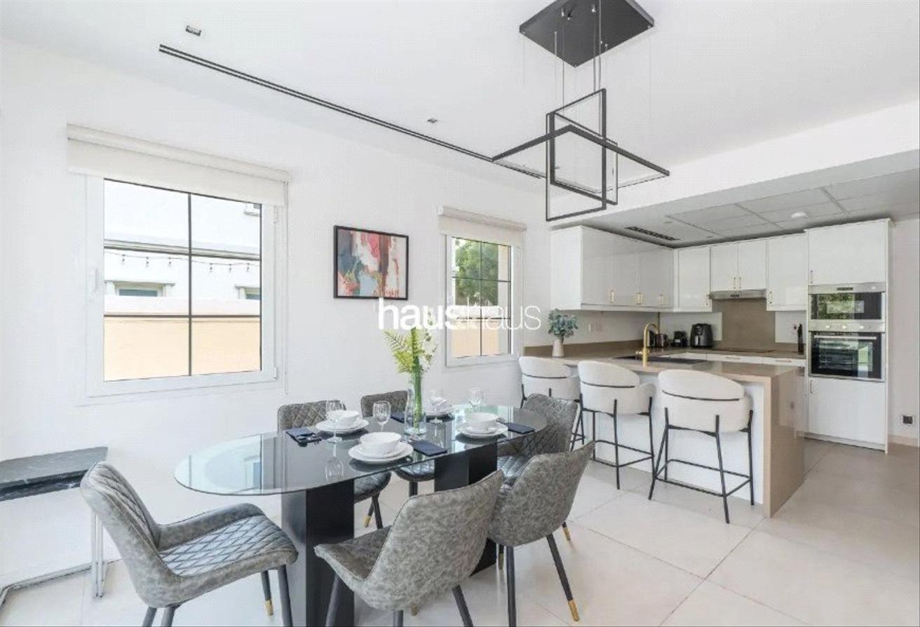 Gorgeous Family Home | Fully Upgraded | Furnished photo 9