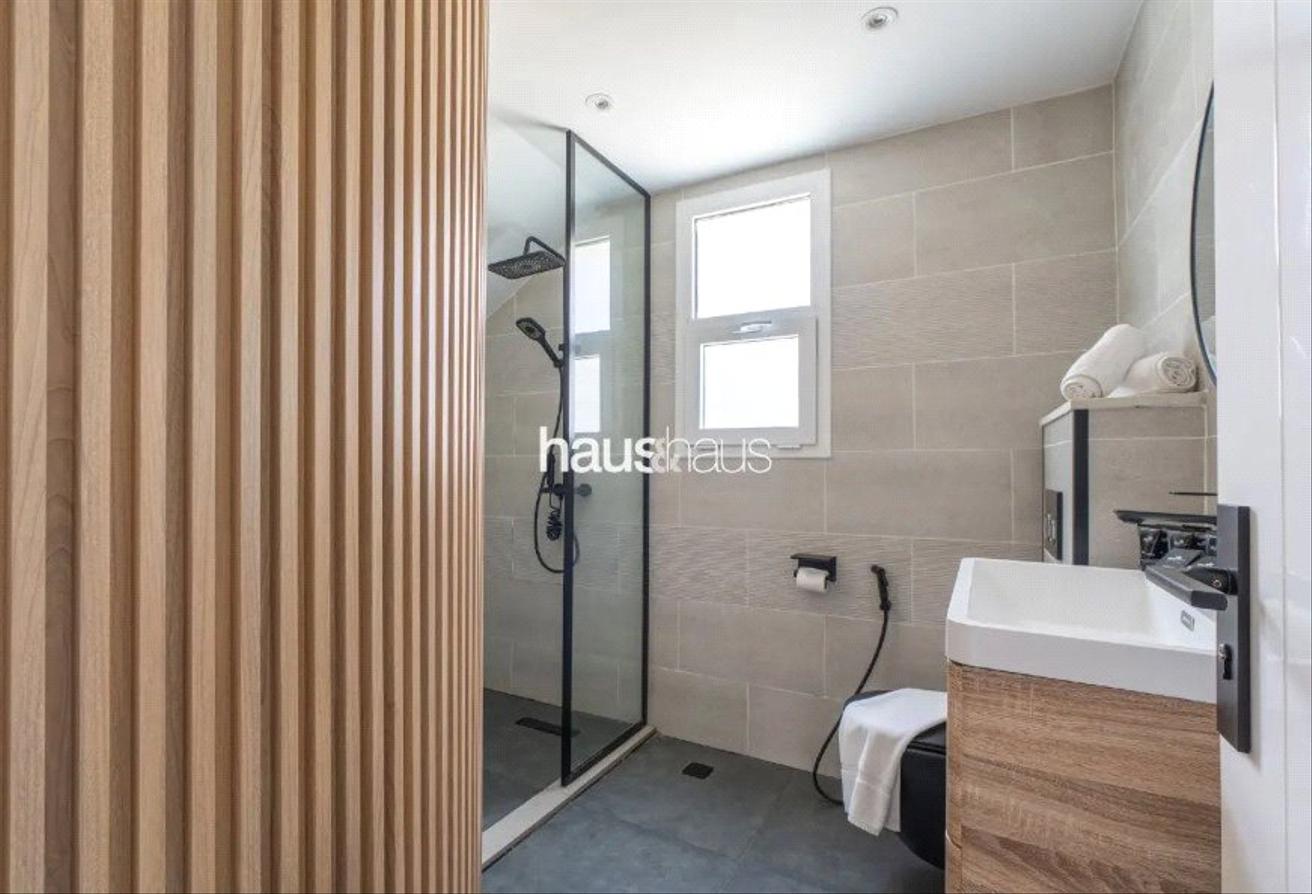 Gorgeous Family Home | Fully Upgraded | Furnished photo 14