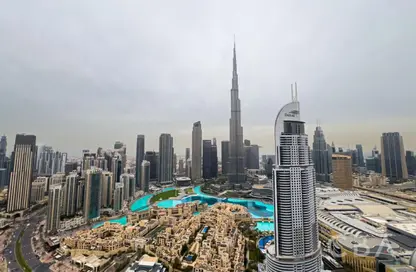 Apartment - 2 Bedrooms - 2 Bathrooms for rent in Burj Royale - Downtown Dubai - Dubai