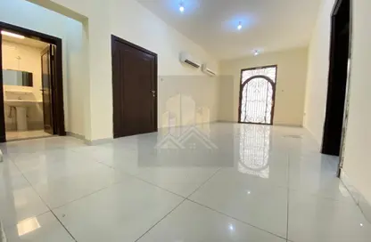 شقة - 3 غرف نوم - 3 حمامات للايجار في فيلات مدينة خليفة آيه - مدينة خليفة أ - مدينة خليفة - أبوظبي