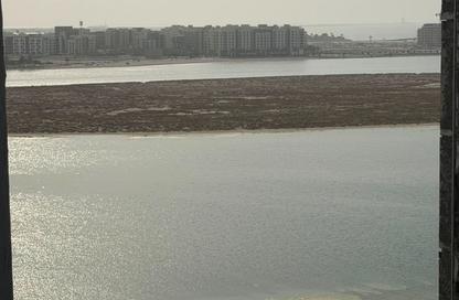 Apartment - 1 Bedroom - 2 Bathrooms for rent in Beach Tower 2 - Al Khan Lagoon - Al Khan - Sharjah