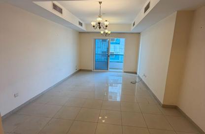 Apartment - 1 Bedroom - 2 Bathrooms for rent in Beach Tower 2 - Al Khan Lagoon - Al Khan - Sharjah