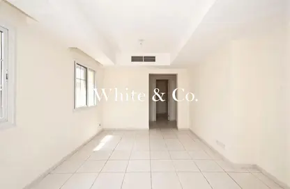 فيلا - 2 غرف نوم - 3 حمامات للايجار في الينابيع 9 - الينابيع - دبي