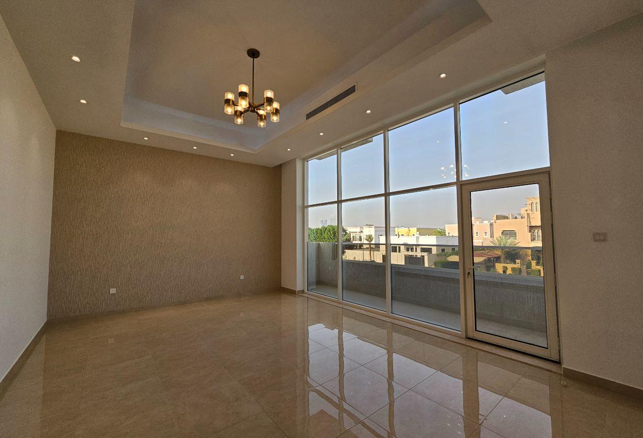 Luxury 5BR | Large living room| Garden photo 12