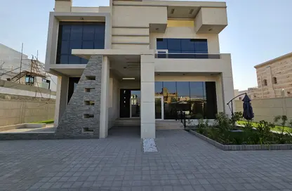 Villa - 5 Bedrooms - 7 Bathrooms for rent in Nad Al Sheba 4 - Nad Al Sheba - Dubai Villa - 5 Bedrooms - 7 Bathrooms for rent in Nad Al Sheba 4 - Nad Al Sheba - Dubai