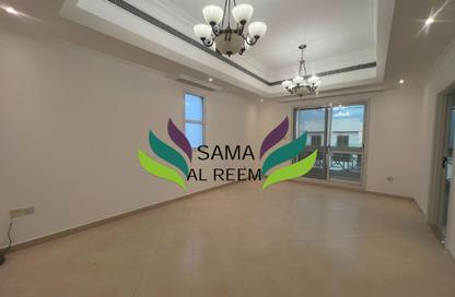 Villa - 4 Bedrooms - 4 Bathrooms for rent in Umm Suqeim 2 Villas - Umm Suqeim 2 - Umm Suqeim - Dubai