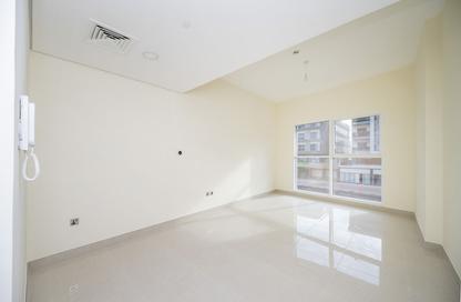 Apartment - 2 - 3 for rent in Al Muraqqabat Residence - Al Muraqqabat - Deira - Dubai