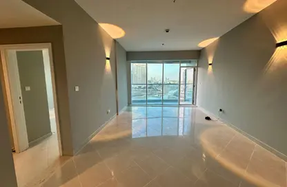 شقة - غرفة نوم - 2 حمامات للايجار في تفريعة القنال 1 - أبراج الجولف - مدينة دبي الرياضية - دبي