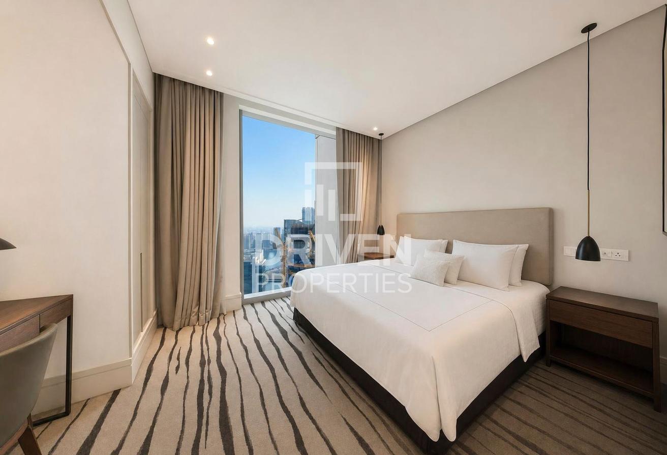 Well Priced | Burj Khalifa View | Study Room photo 11