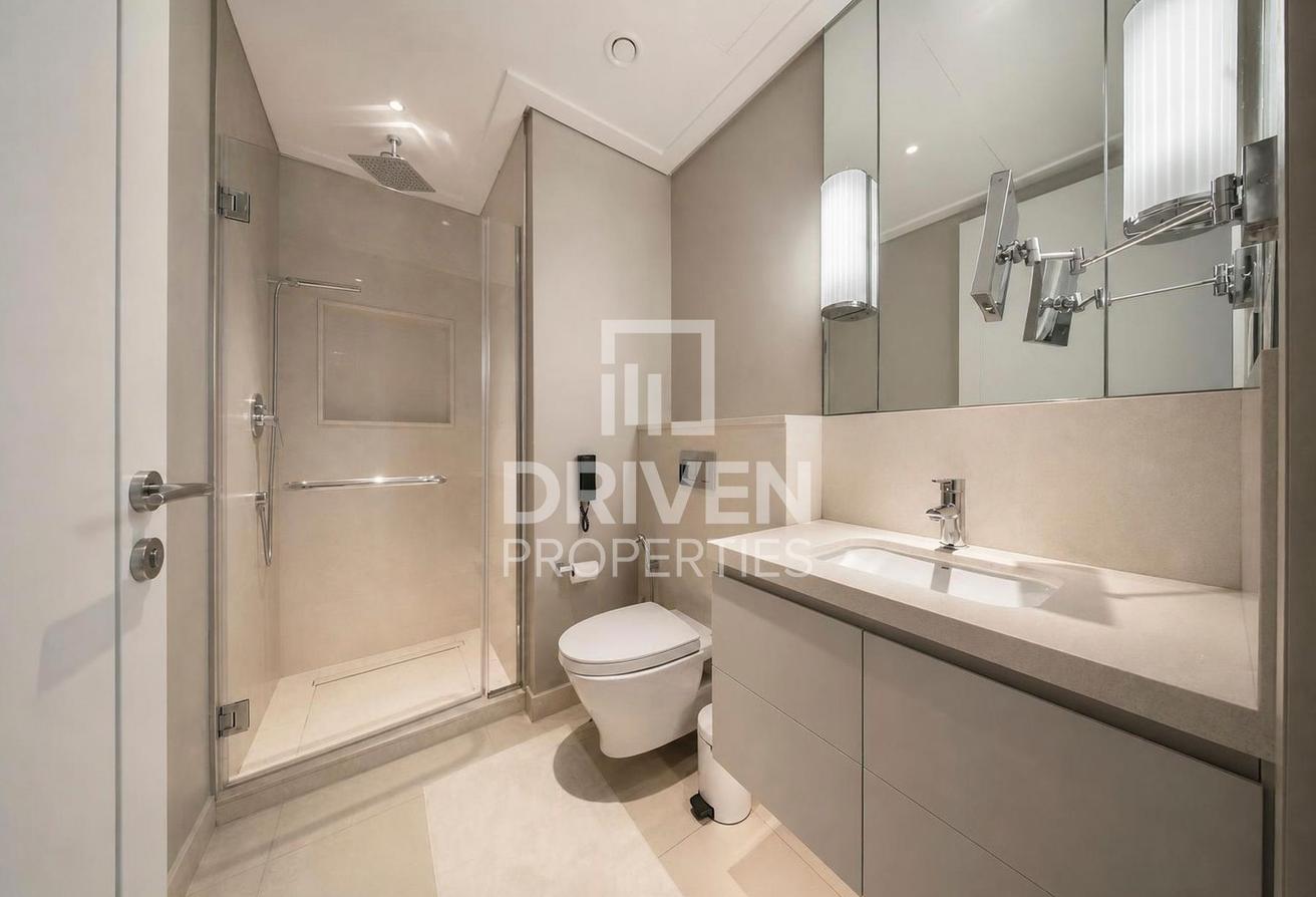 Well Priced | Burj Khalifa View | Study Room photo 15