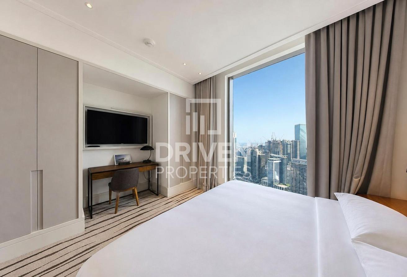 Well Priced | Burj Khalifa View | Study Room photo 12